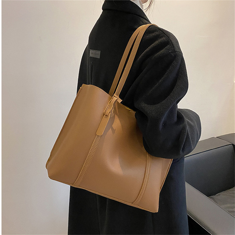 Classic Black Faux Leather Tot – Women Bags Aldo recenzja i cena