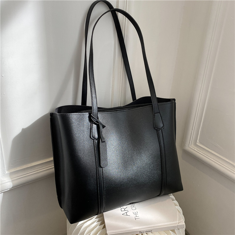 Classic Black Faux Leather Tot – Women Bags Aldo recenzja i cena