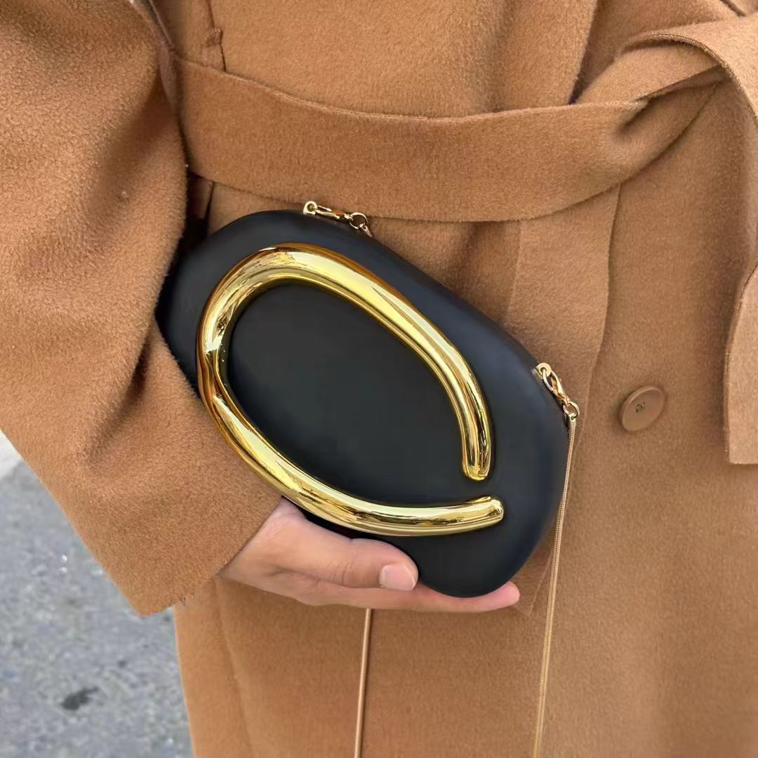 Gold Metal Closure Box Clutch  – Women Bags Gold recenzja i cena